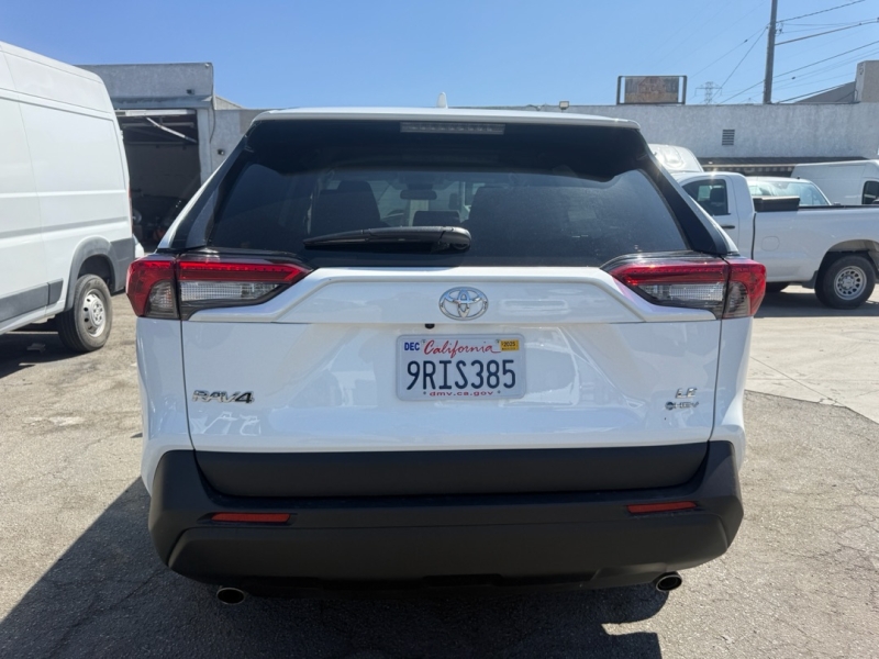 2025 Toyota RAV4 Hybrid LE photo 5