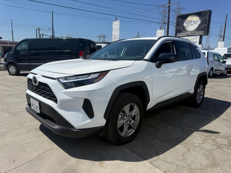 2025 Toyota RAV4 Hybrid LE photo 3