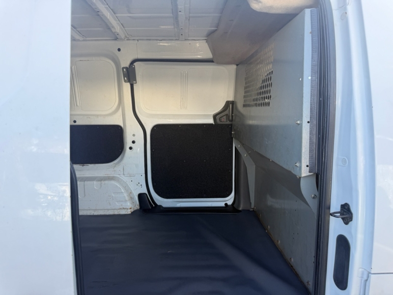 2015 Nissan NV200 S photo 10