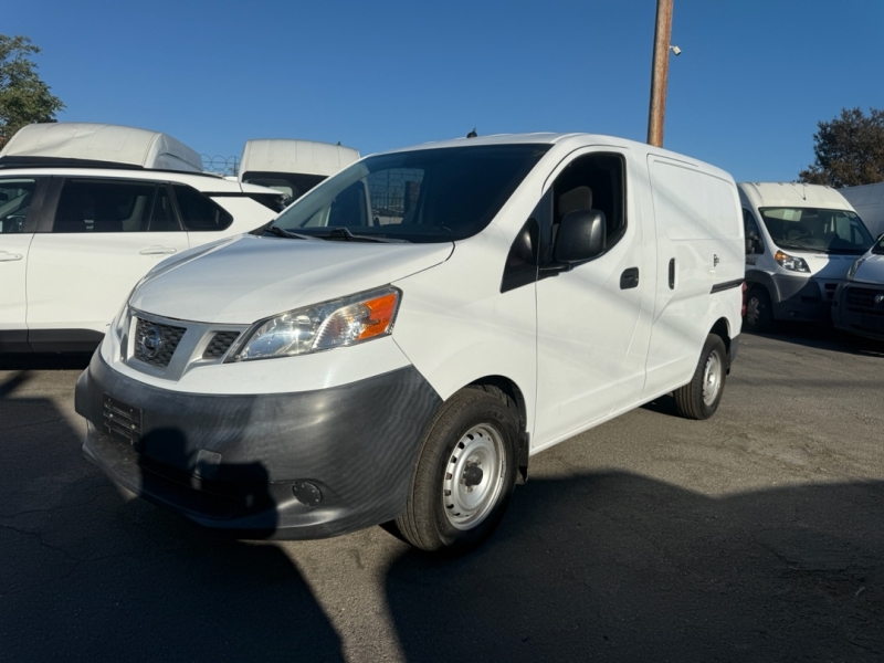 2015 Nissan NV200 S photo 3