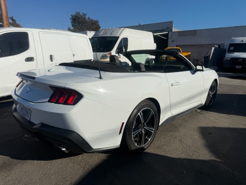 2025 Ford Mustang EcoBoost photo 5