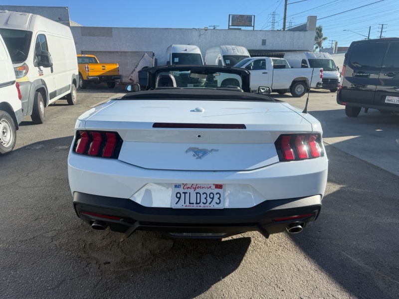 2025 Ford Mustang EcoBoost photo 4