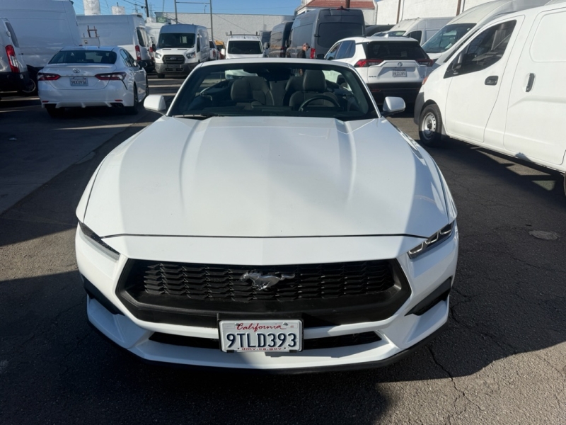 2025 Ford Mustang EcoBoost photo 2
