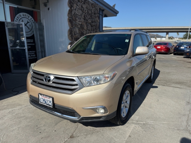 2011 Toyota Highlander SE photo 3