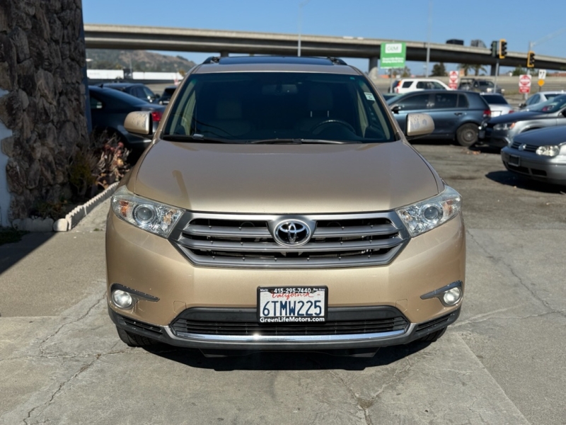 2011 Toyota Highlander SE photo 2
