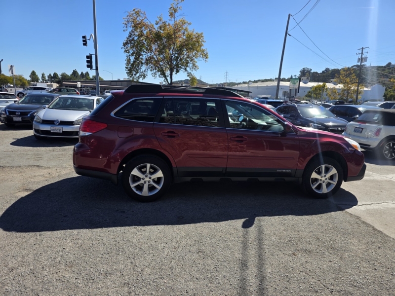 2013 Subaru Outback 3.6R Limited photo 3
