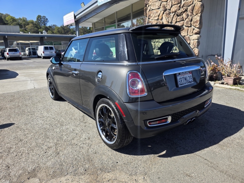 2011 Mini Cooper Hardtop S photo 4