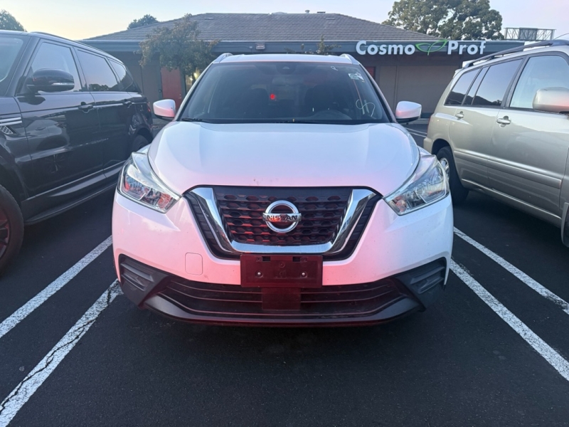 2020 Nissan Kicks SV photo 2