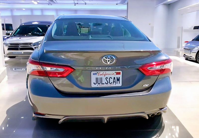 View vehicle photo 5