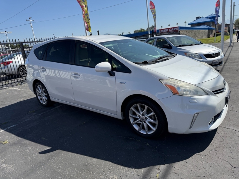 picture of 2014 Toyota Prius v