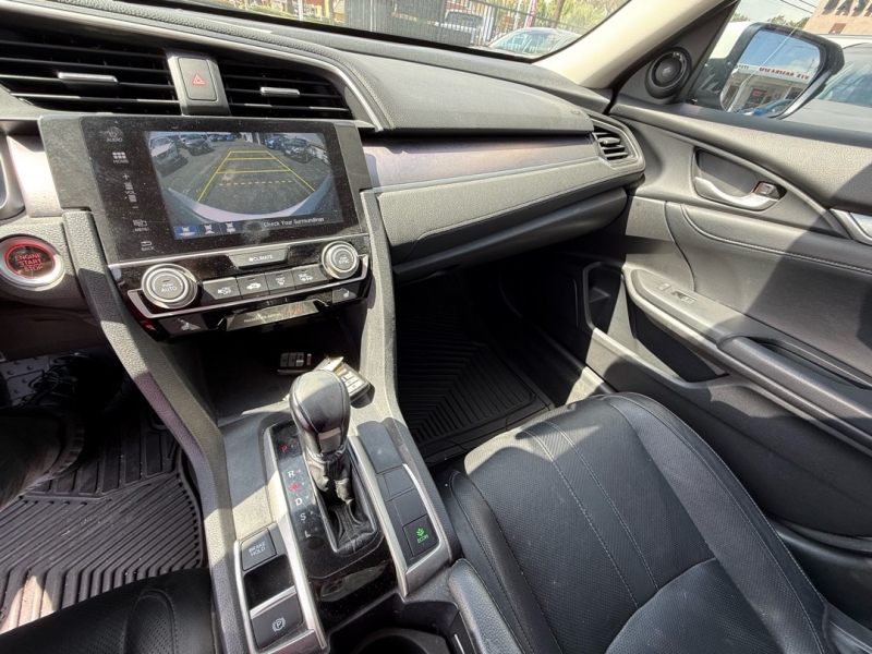 2016 Honda Civic Touring photo 26