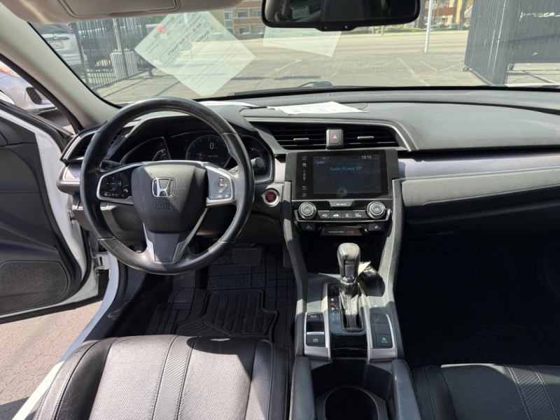 2016 Honda Civic Touring photo 19
