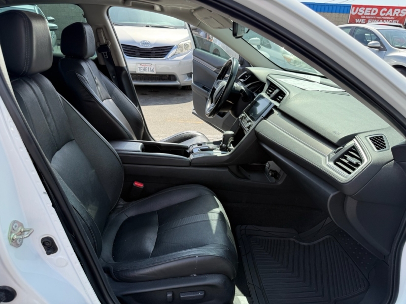 2016 Honda Civic Touring photo 21
