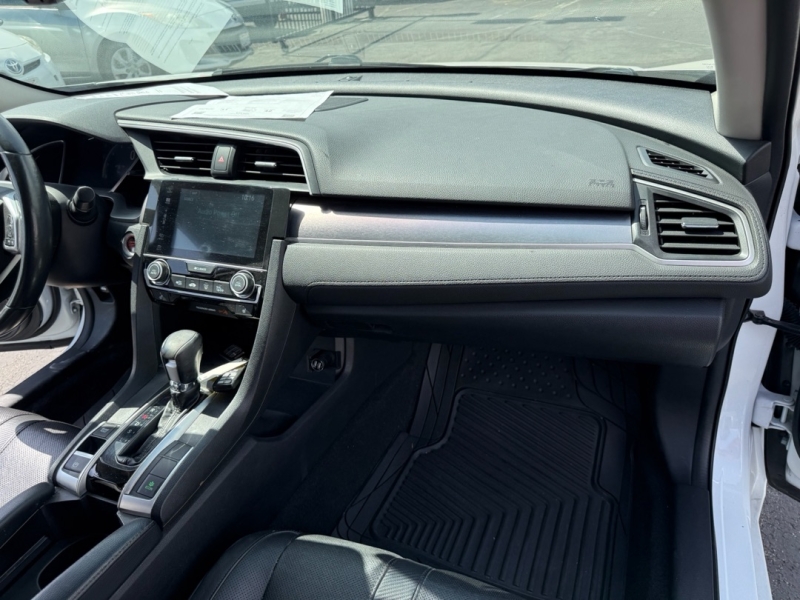 2016 Honda Civic Touring photo 23