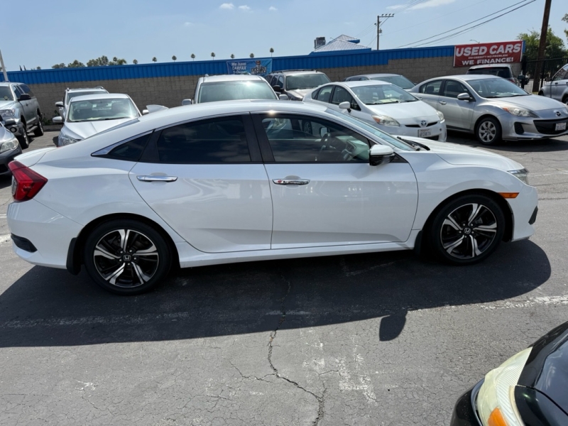 2016 Honda Civic Touring photo 11