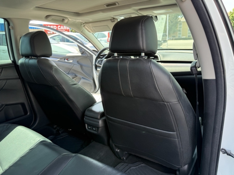 2016 Honda Civic Touring photo 18