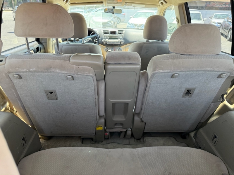 2009 Toyota Highlander Base photo 19