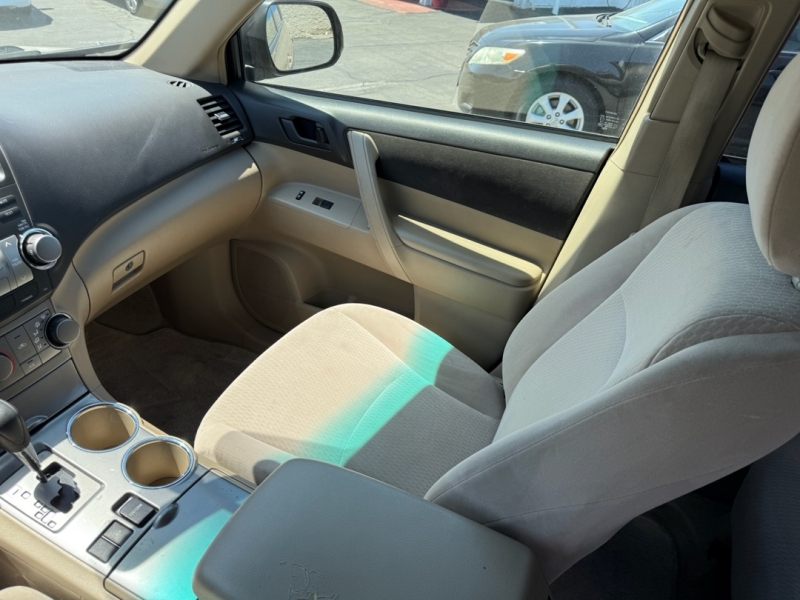 2009 Toyota Highlander Base photo 12