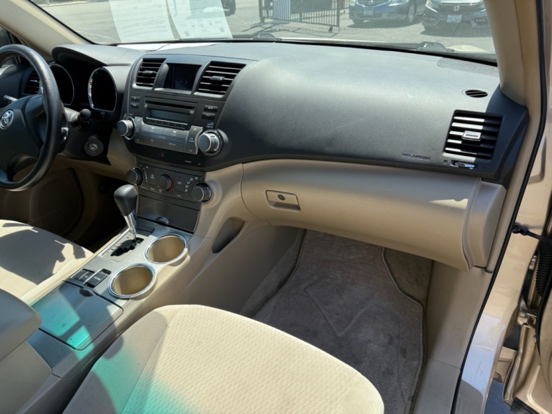 2009 Toyota Highlander Base photo 18