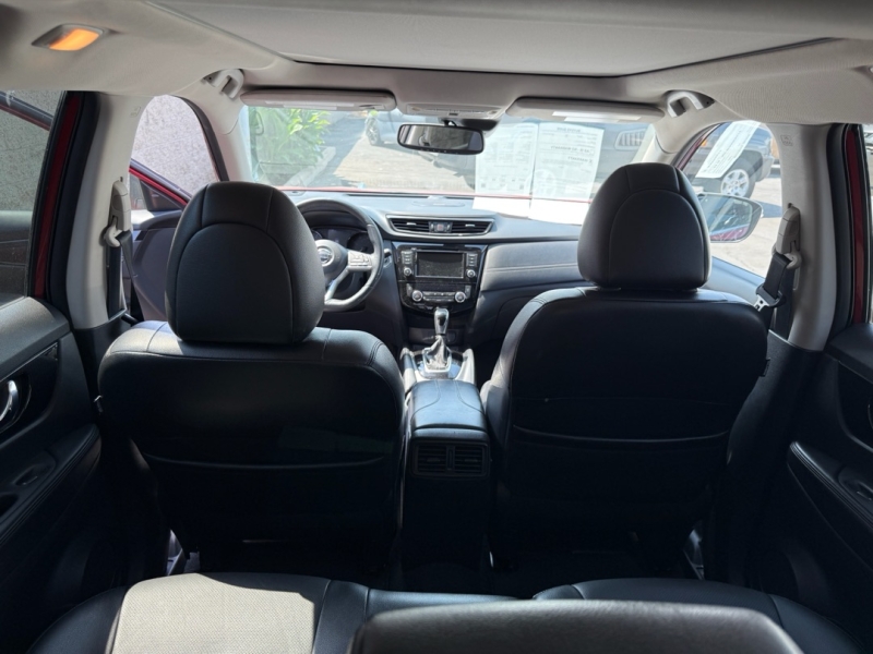 2018 Nissan Rogue SL photo 19