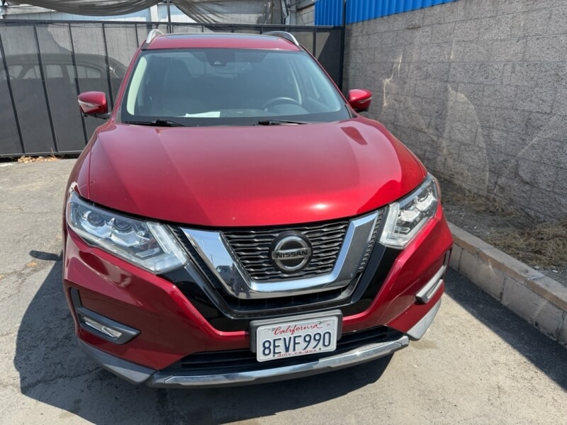 2018 Nissan Rogue SL photo 2