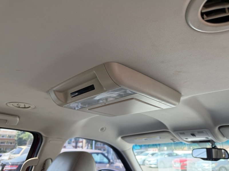 2010 Chevrolet Tahoe LT photo 18