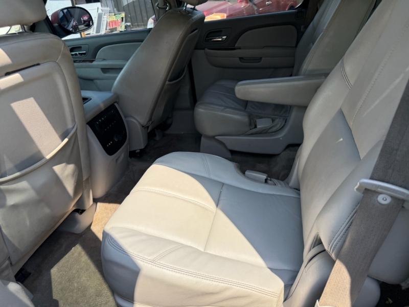 2010 Chevrolet Tahoe LT photo 23