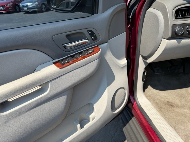 2010 Chevrolet Tahoe LT photo 26