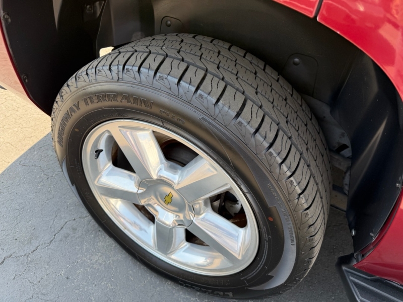 2010 Chevrolet Tahoe LT photo 19