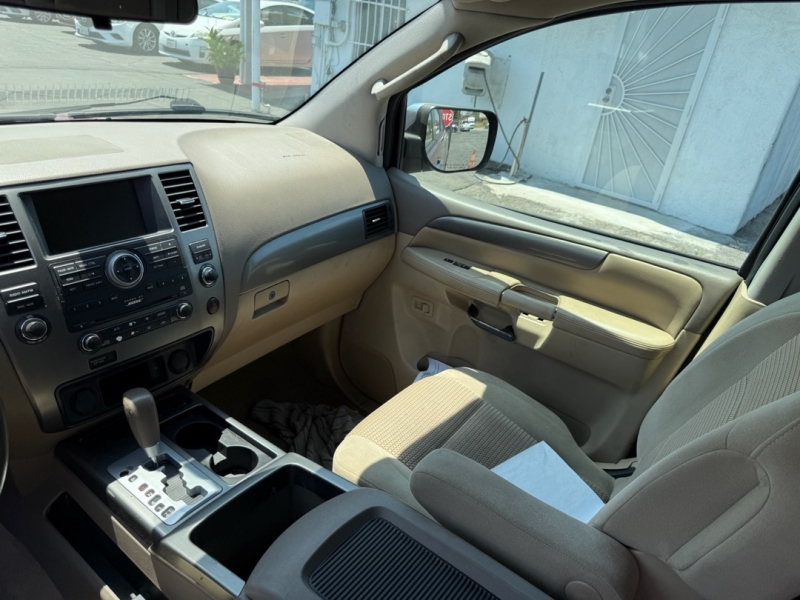 2011 Nissan Armada SV photo 13