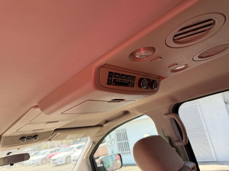 2011 Nissan Armada SV photo 14