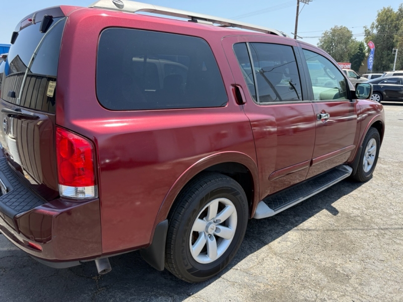 2011 Nissan Armada SV photo 6