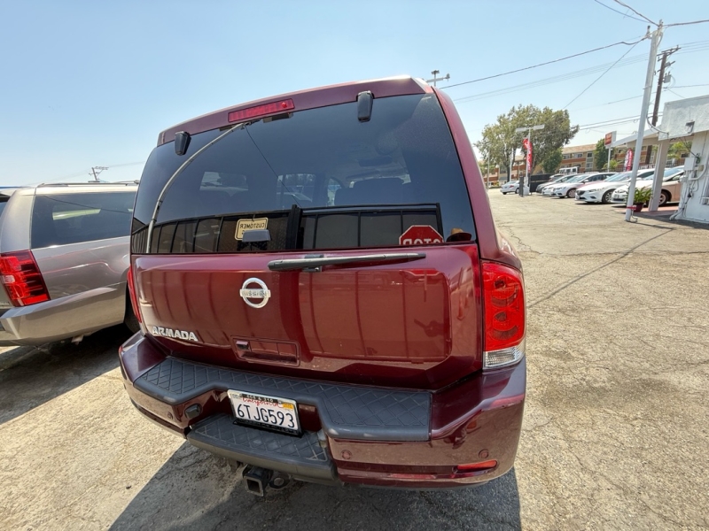 2011 Nissan Armada SV photo 5