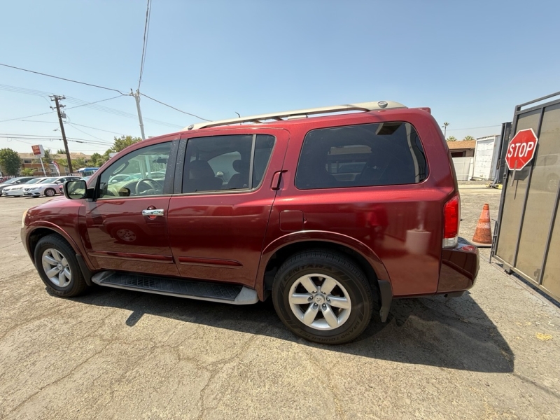 2011 Nissan Armada SV photo 4