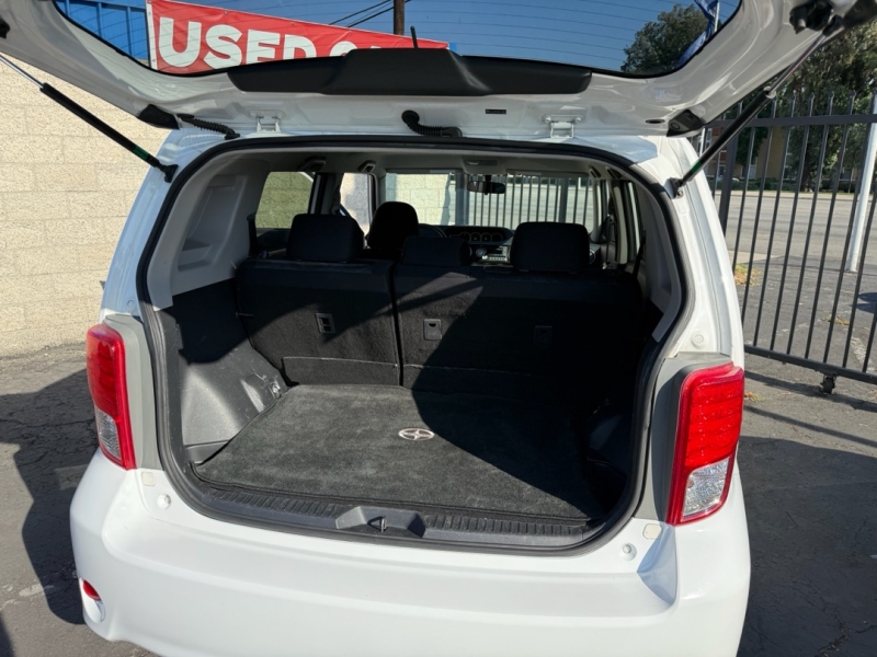 2011 Scion xB Base photo 14