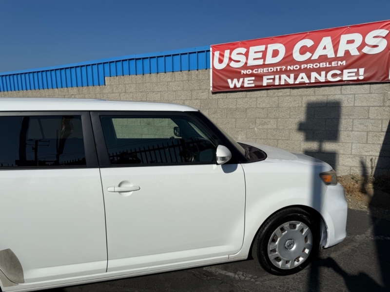 2011 Scion xB Base photo 5