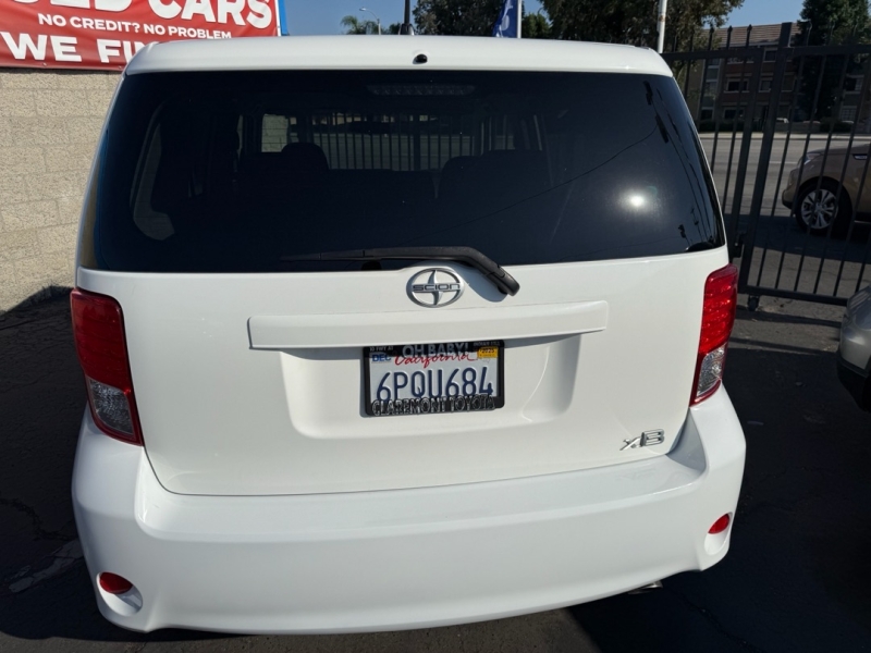 2011 Scion xB Base photo 3
