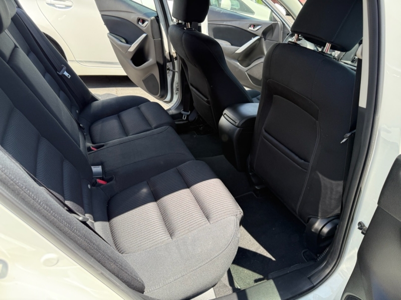 2015 Mazda Mazda6 i Sport photo 16
