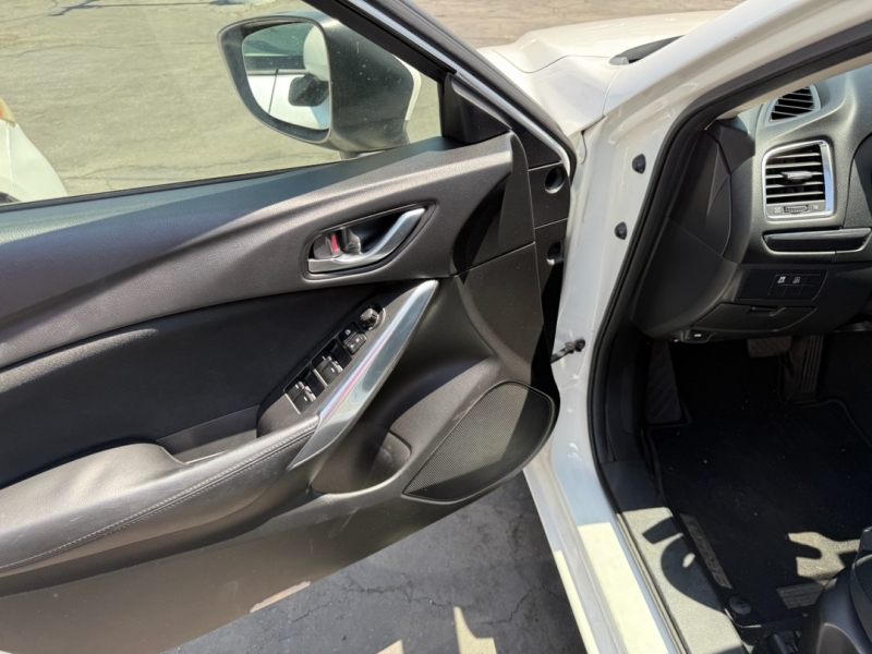 2015 Mazda Mazda6 i Sport photo 12