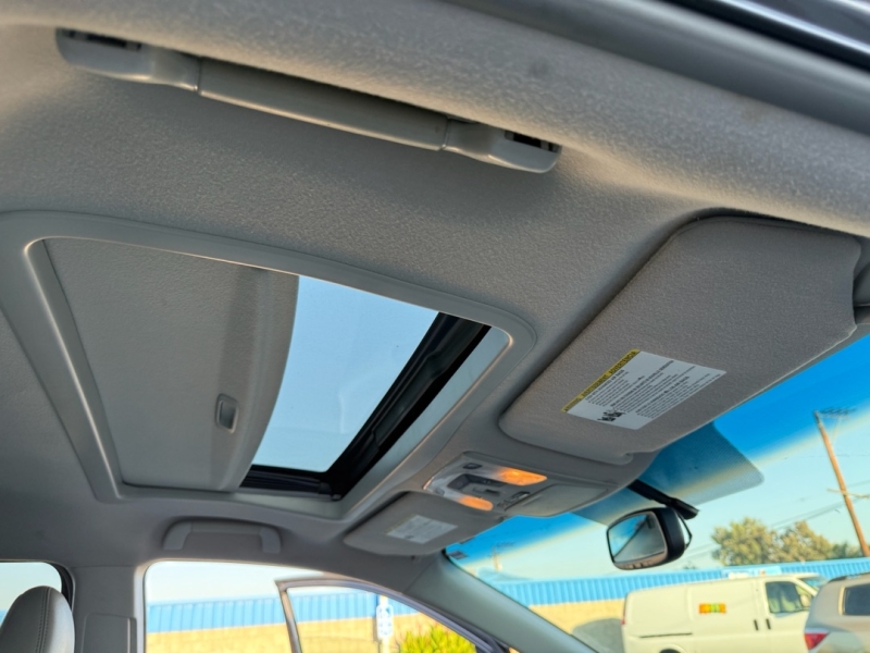 2014 Toyota Sienna XLE photo 27