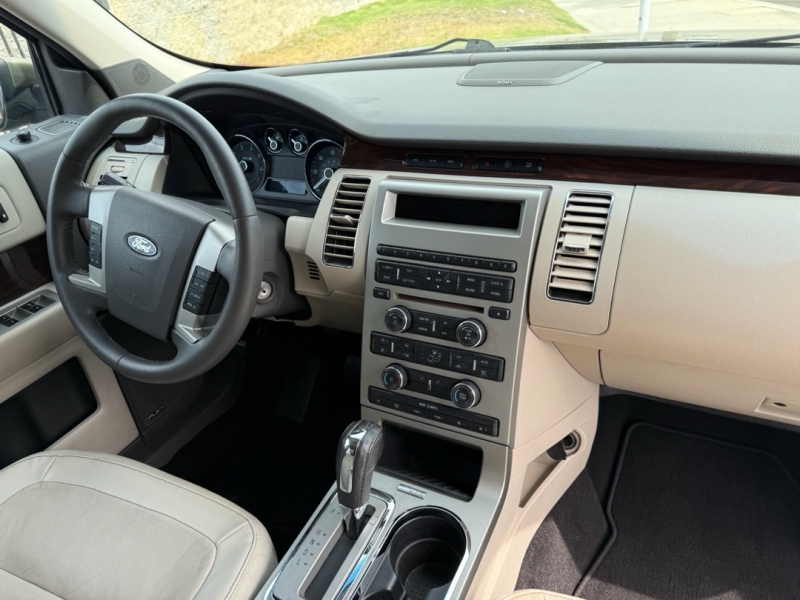 2012 Ford Flex SEL photo 26