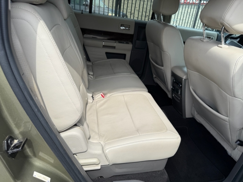 2012 Ford Flex SEL photo 22