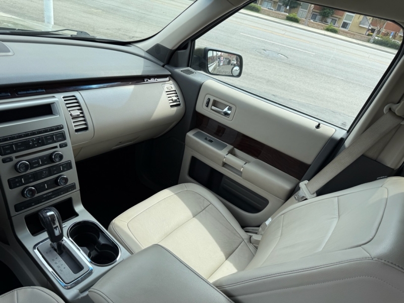 2012 Ford Flex SEL photo 17