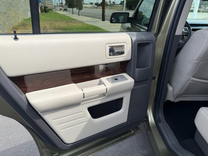2012 Ford Flex SEL photo 18