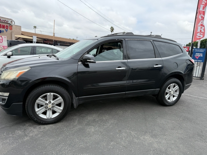 2013 Chevrolet Traverse 1LT photo 3