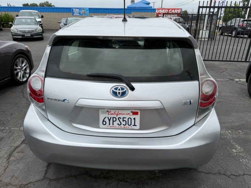 2012 Toyota Prius C One photo 5