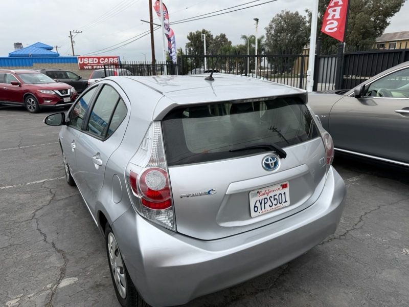 2012 Toyota Prius C One photo 6