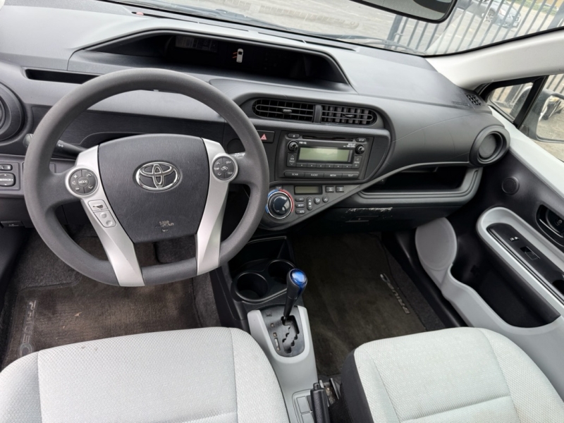 2012 Toyota Prius C One photo 14