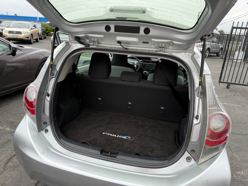 2012 Toyota Prius C One photo 15