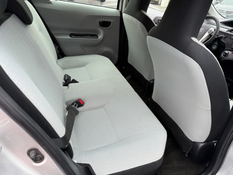 2012 Toyota Prius C One photo 17
